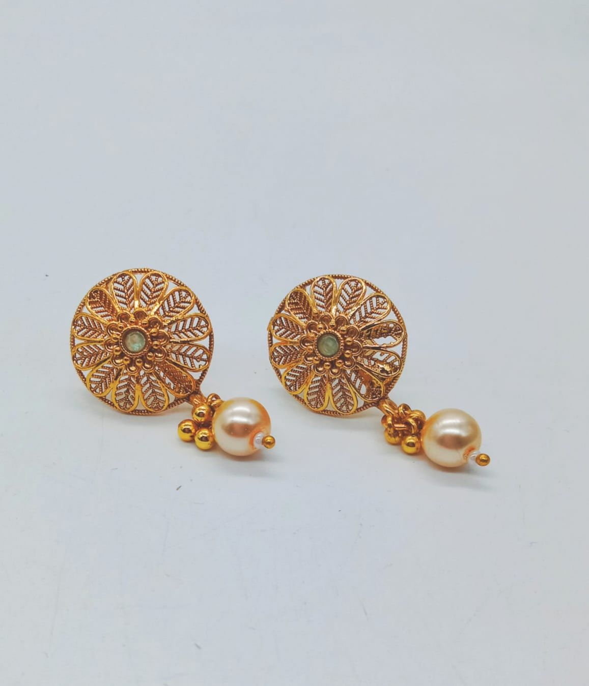 Shop Gold Alloy Kundan Stud Earrings Party Wear Online at Best Price |  Cbazaar